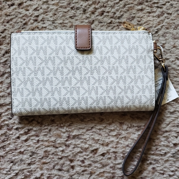 Michael Kors Adele Logo Smart Phone Wallet - Picture 2 of 6